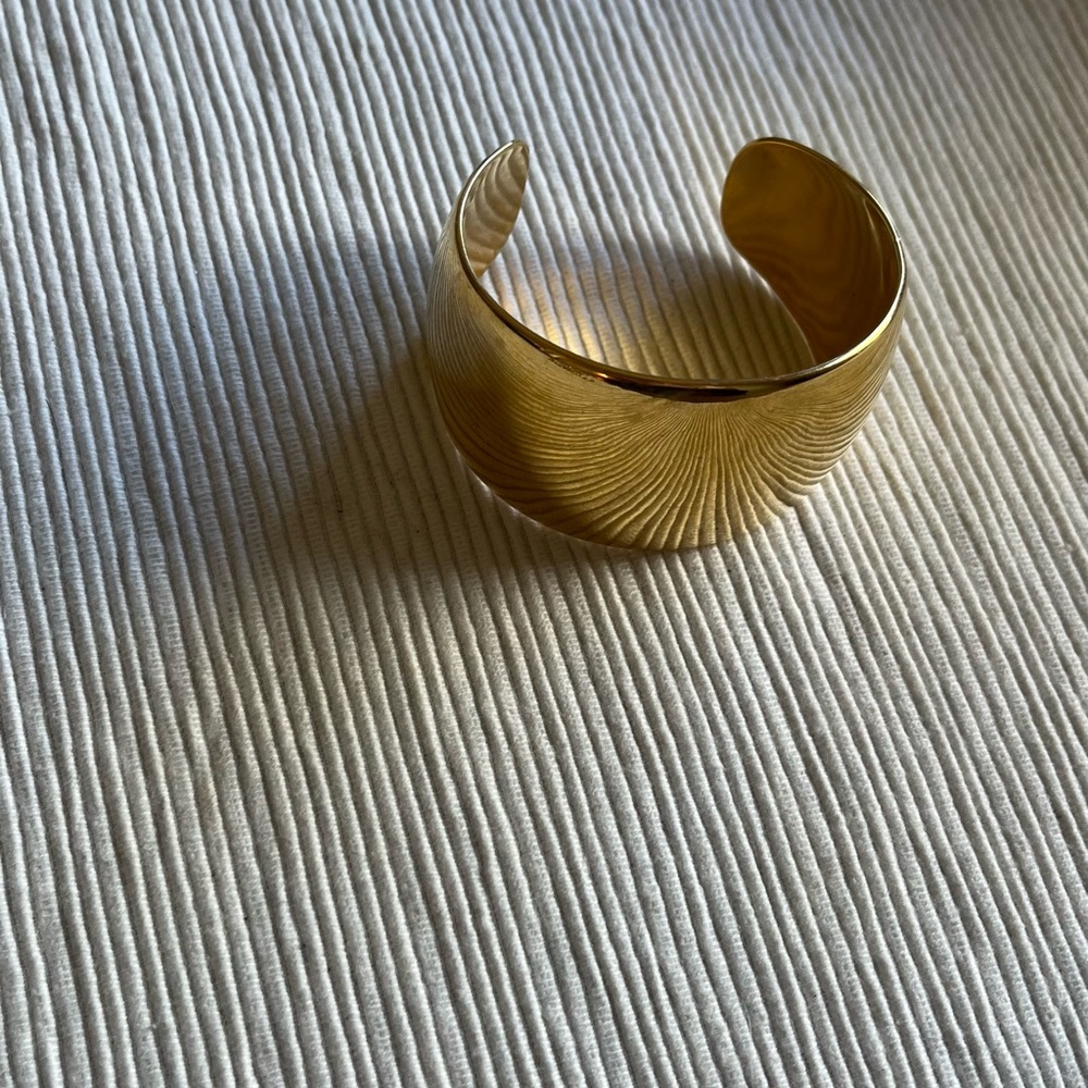 Elegant Gold Cuff Bracelet